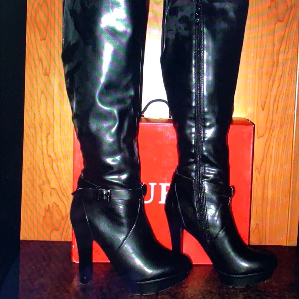 GUESS ZALA LEATHER HIGH HEAL KNEE HIGH BOOTS